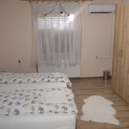 Appartamento Evelin Sobe Backa Topola Esterno foto
